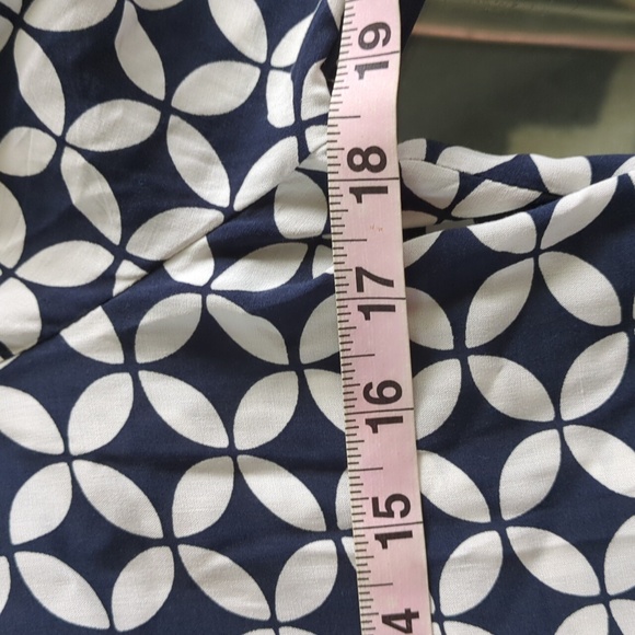 Geometric Print Boho Top by Crown & Ivy - Picture 7 of 8